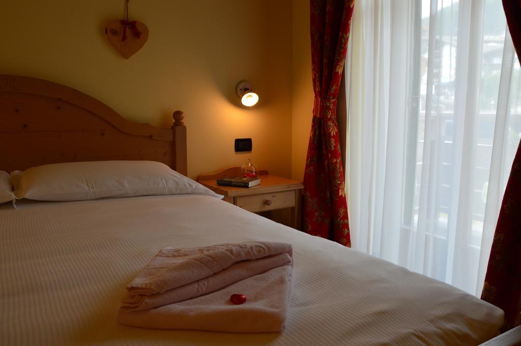 Hotel Garni Carpe Diem Віго-ді-Фасса Номер фото
